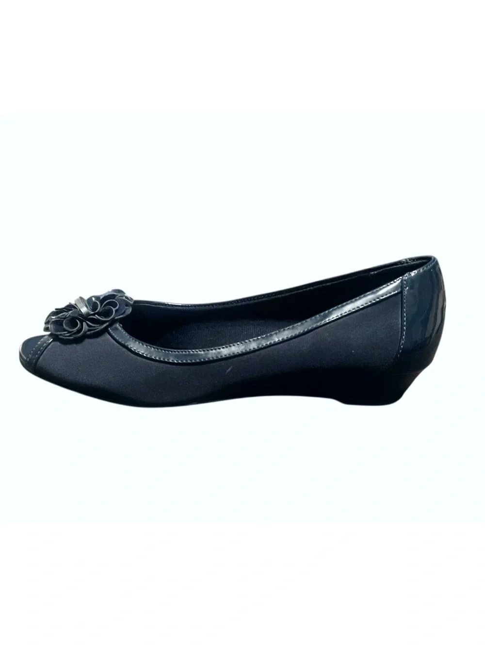 Naturalizer Navy Peep-Toe Ballet Flat with Decorative Flower Sz 8